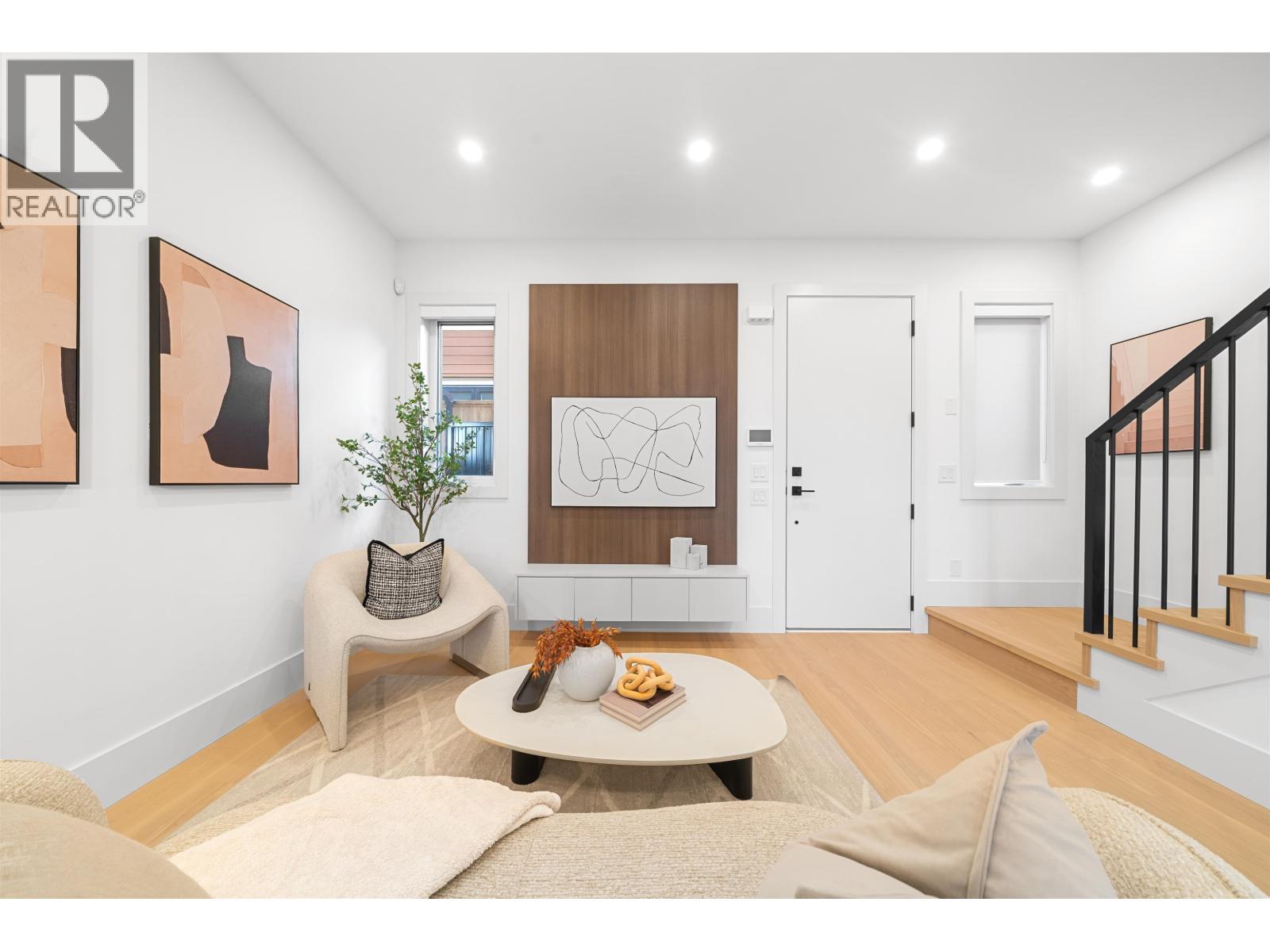 2609 Dundas Street, Vancouver, British Columbia  V5K 1R1 - Photo 4 - R3102031