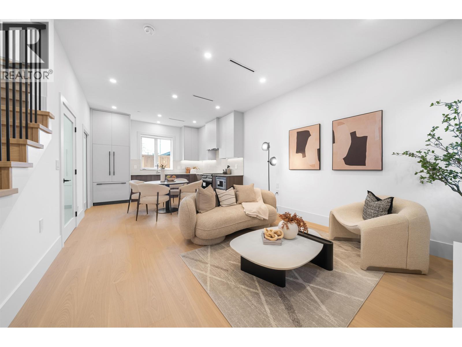 2609 DUNDAS STREET, Vancouver, British Columbia