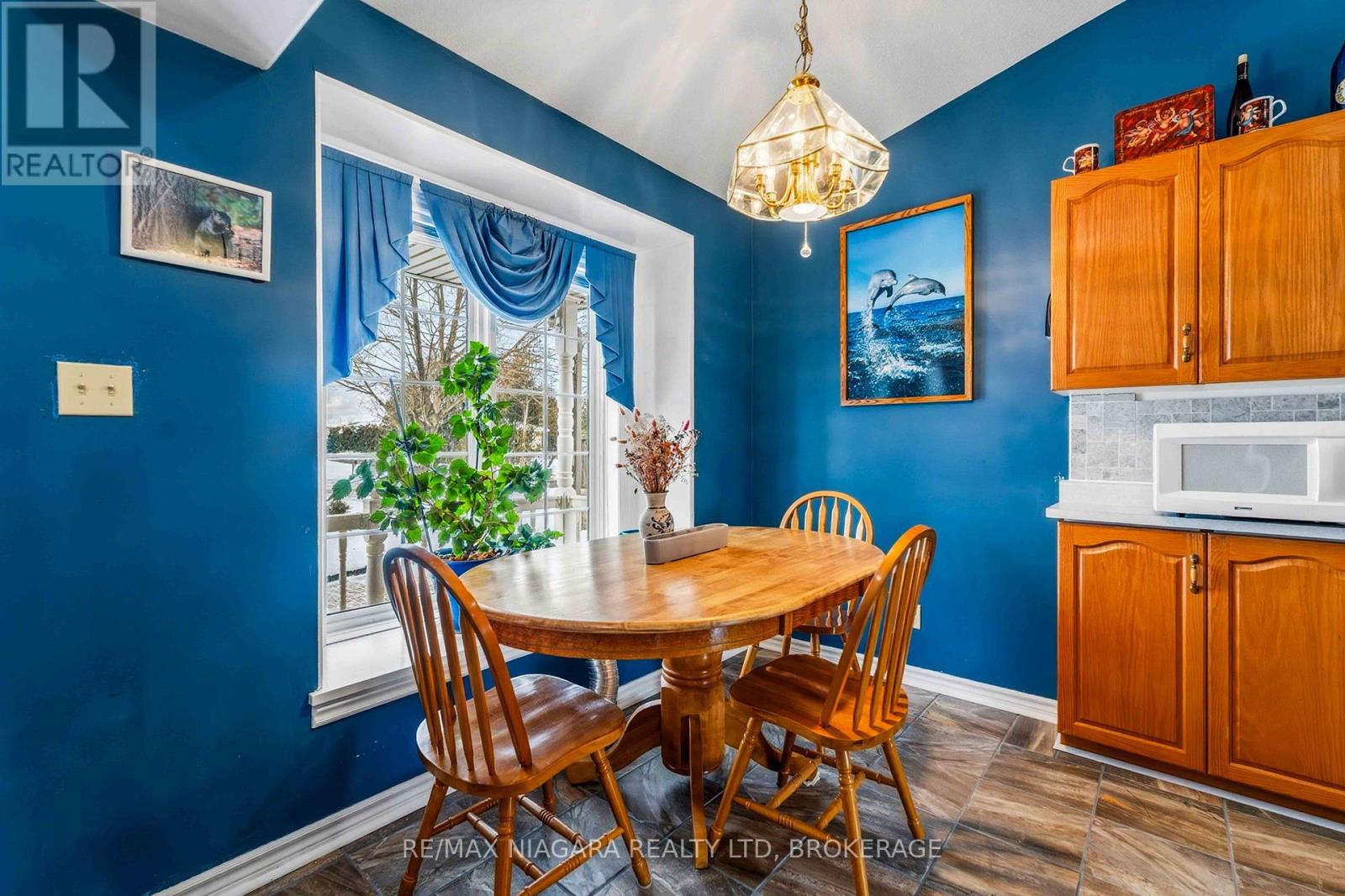 4445 Lincoln Avenue, Lincoln, Ontario  L0R 1B3 - Photo 5 - X12763948