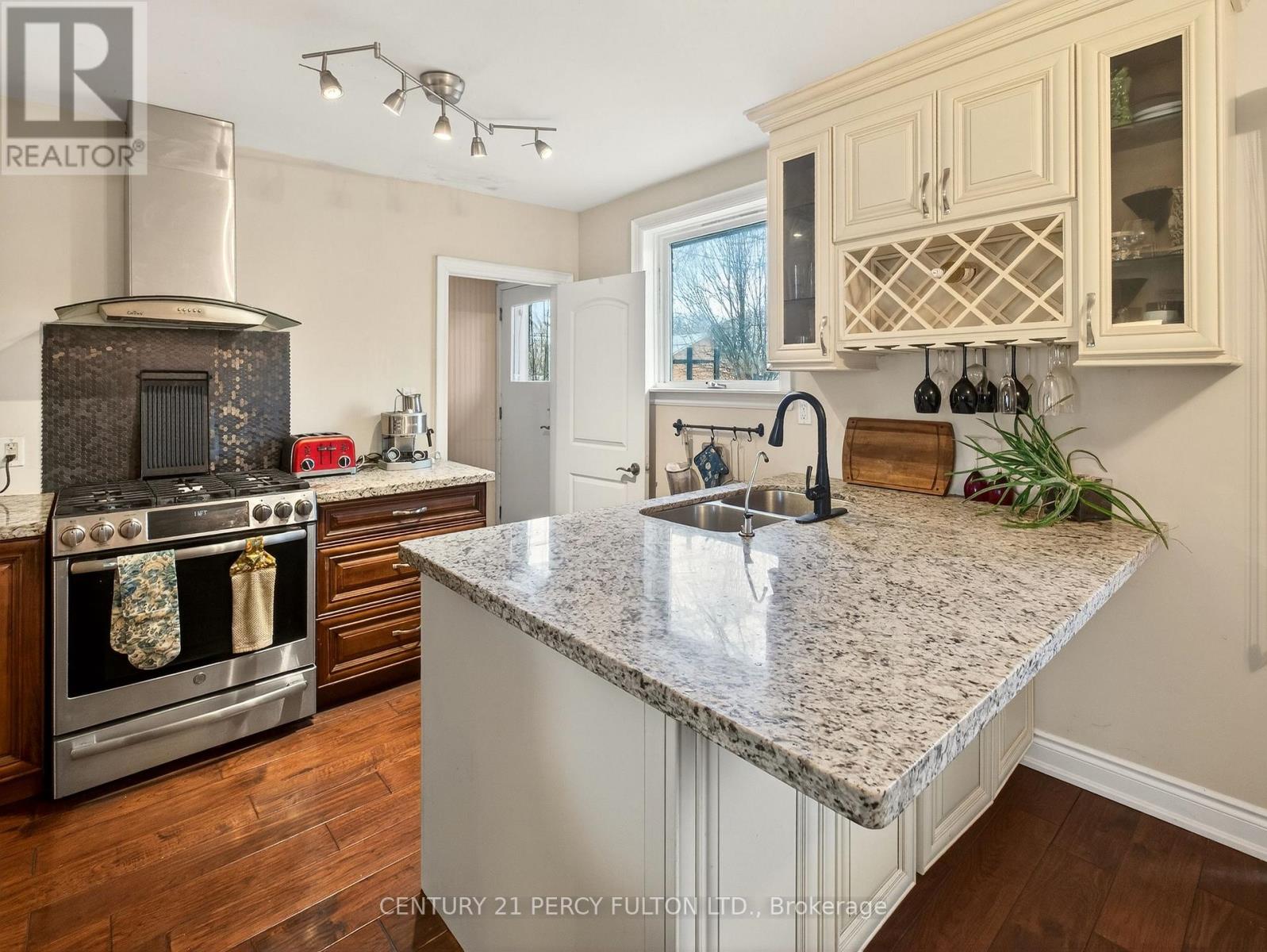 840 Bem Avenue, Pickering, Ontario  L1W 1X3 - Photo 6 - E12926902