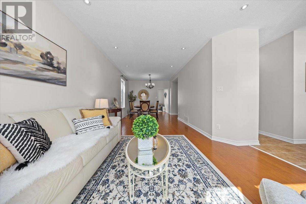 650 New Liskeard Crescent, Ottawa, Ontario  K2J 0N3 - Photo 4 - X12926910