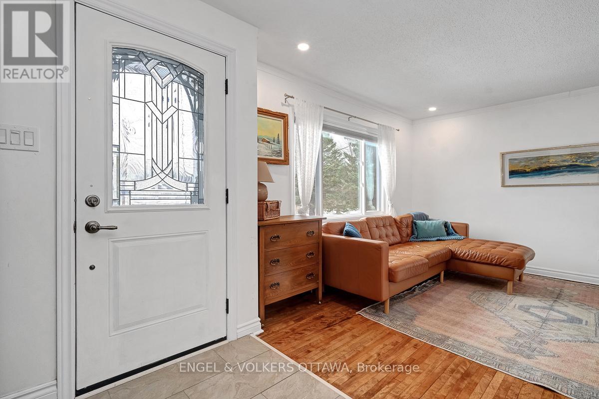 3822 Indian Creek Road, Clarence-Rockland, Ontario  K0A 2A0 - Photo 9 - X12926952