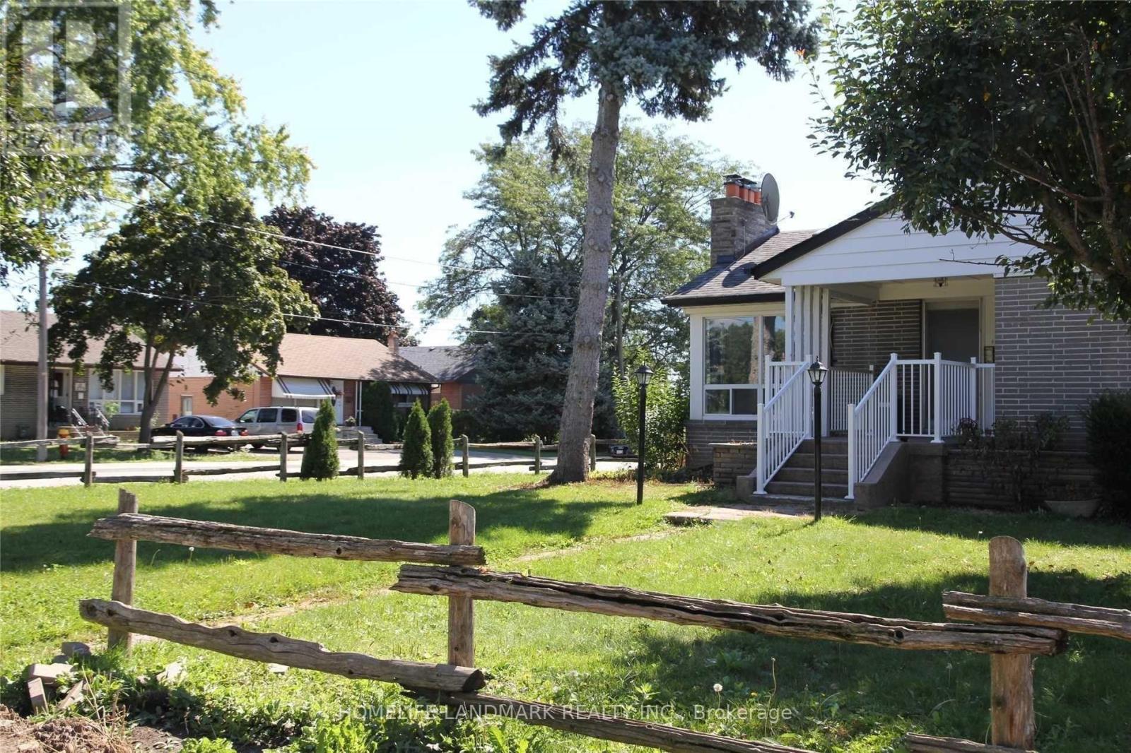 348 Boisdale Avenue, Richmond Hill, Ontario  L4C 1R3 - Photo 2 - N12926908