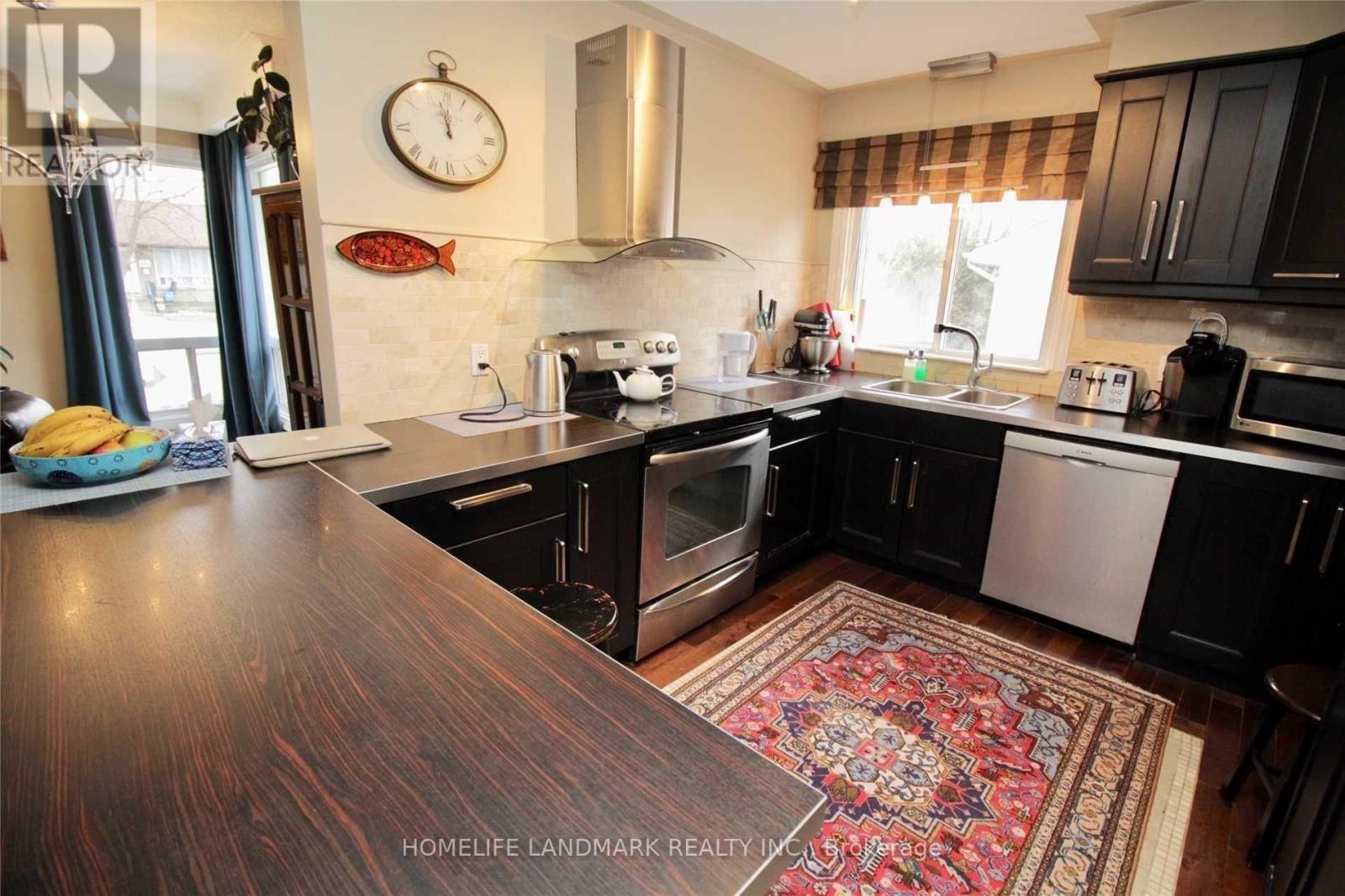 348 Boisdale Avenue, Richmond Hill, Ontario  L4C 1R3 - Photo 3 - N12926908