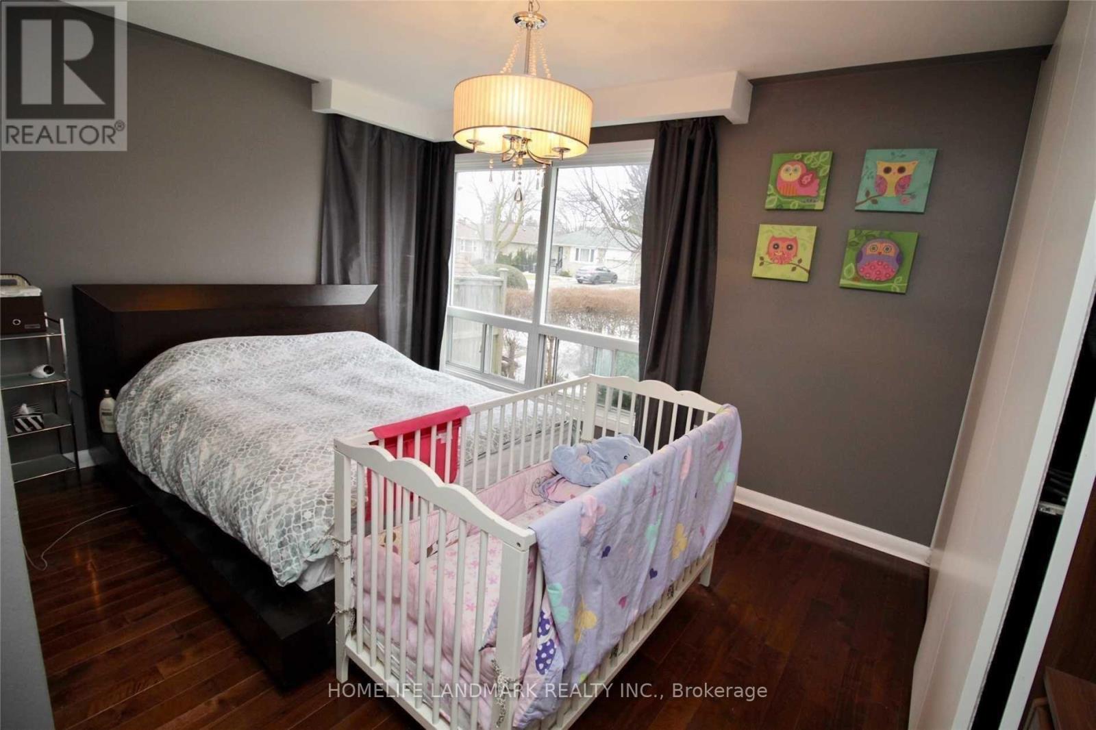 348 Boisdale Avenue, Richmond Hill, Ontario  L4C 1R3 - Photo 4 - N12926908