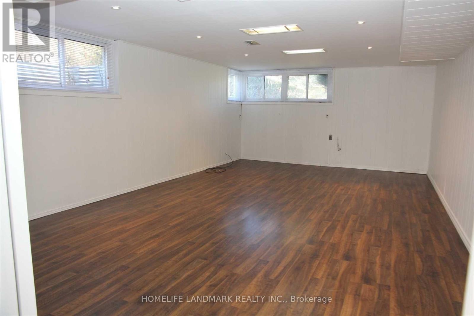 348 Boisdale Avenue, Richmond Hill, Ontario  L4C 1R3 - Photo 5 - N12926908