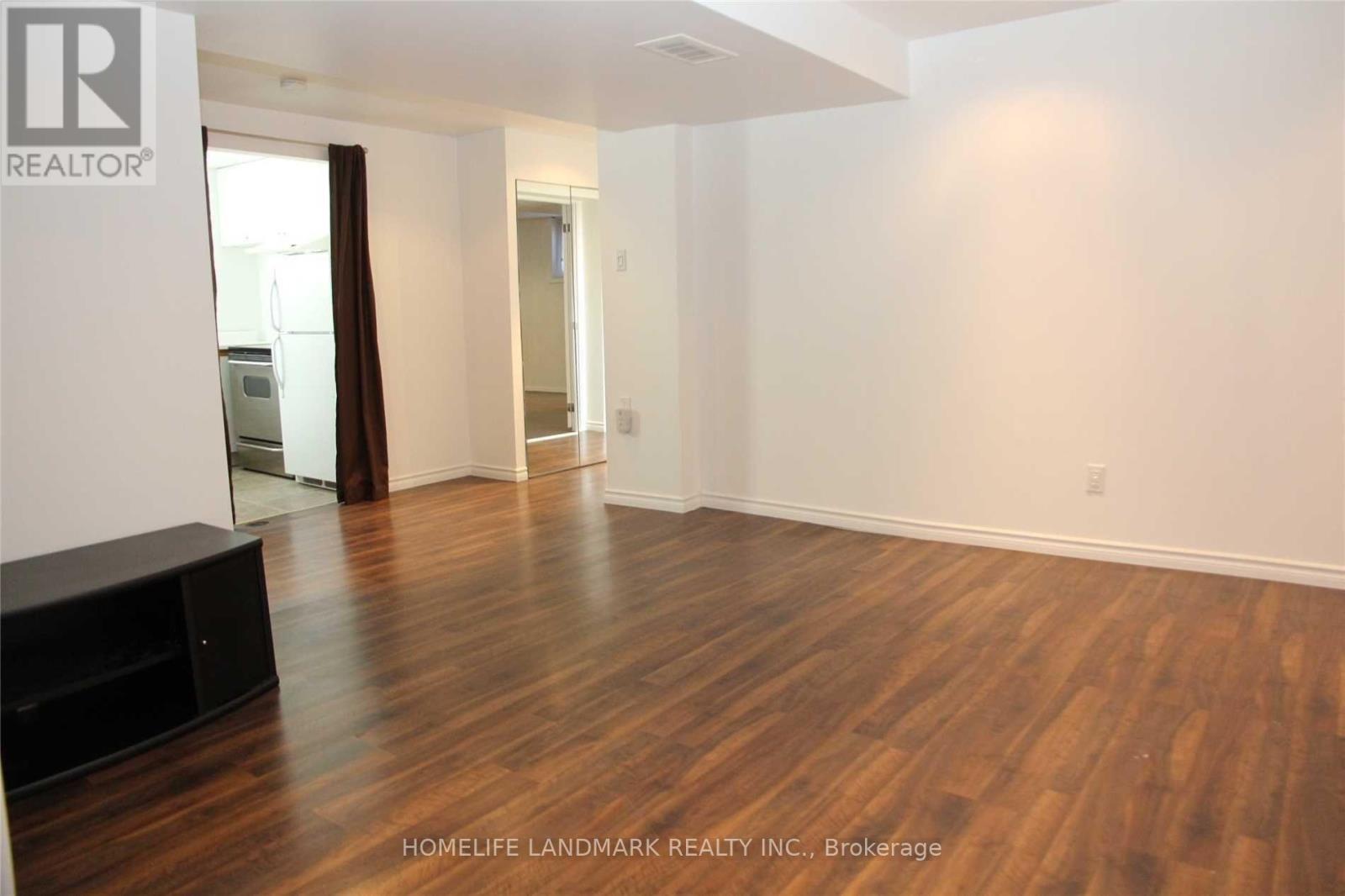 348 Boisdale Avenue, Richmond Hill, Ontario  L4C 1R3 - Photo 6 - N12926908