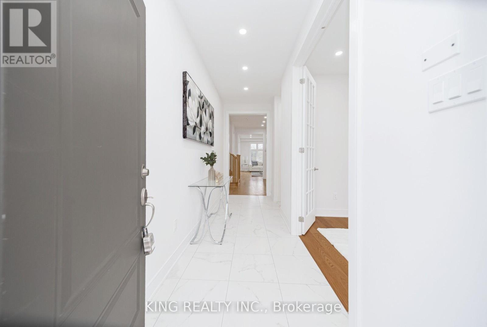 79 Big Canoe Drive, Georgina, Ontario  L0E 1R0 - Photo 2 - N12926918