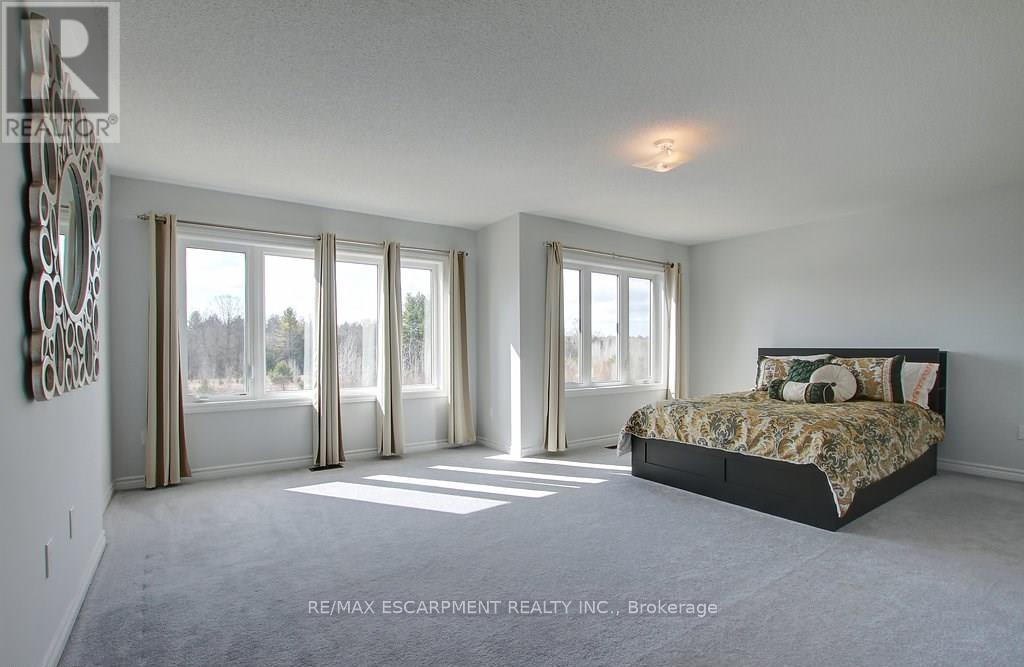 175 Gold Park Gate, Essa, Ontario  L3W 0B4 - Photo 17 - N12926948