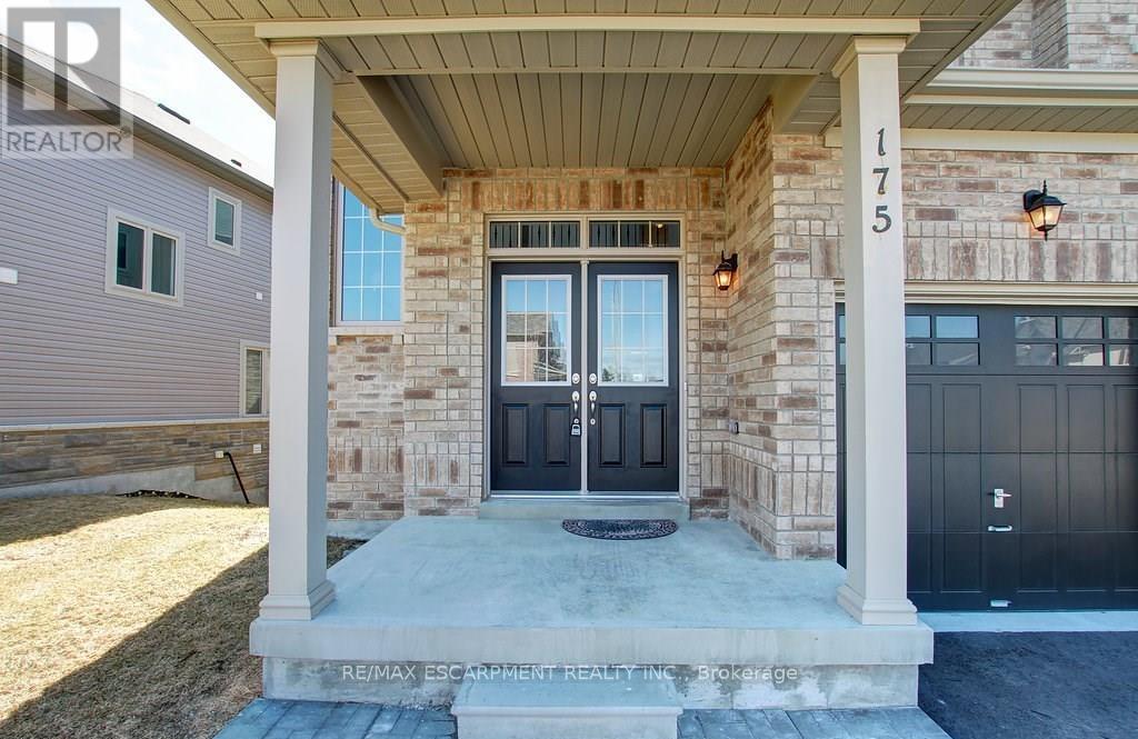 175 Gold Park Gate, Essa, Ontario  L3W 0B4 - Photo 2 - N12926948