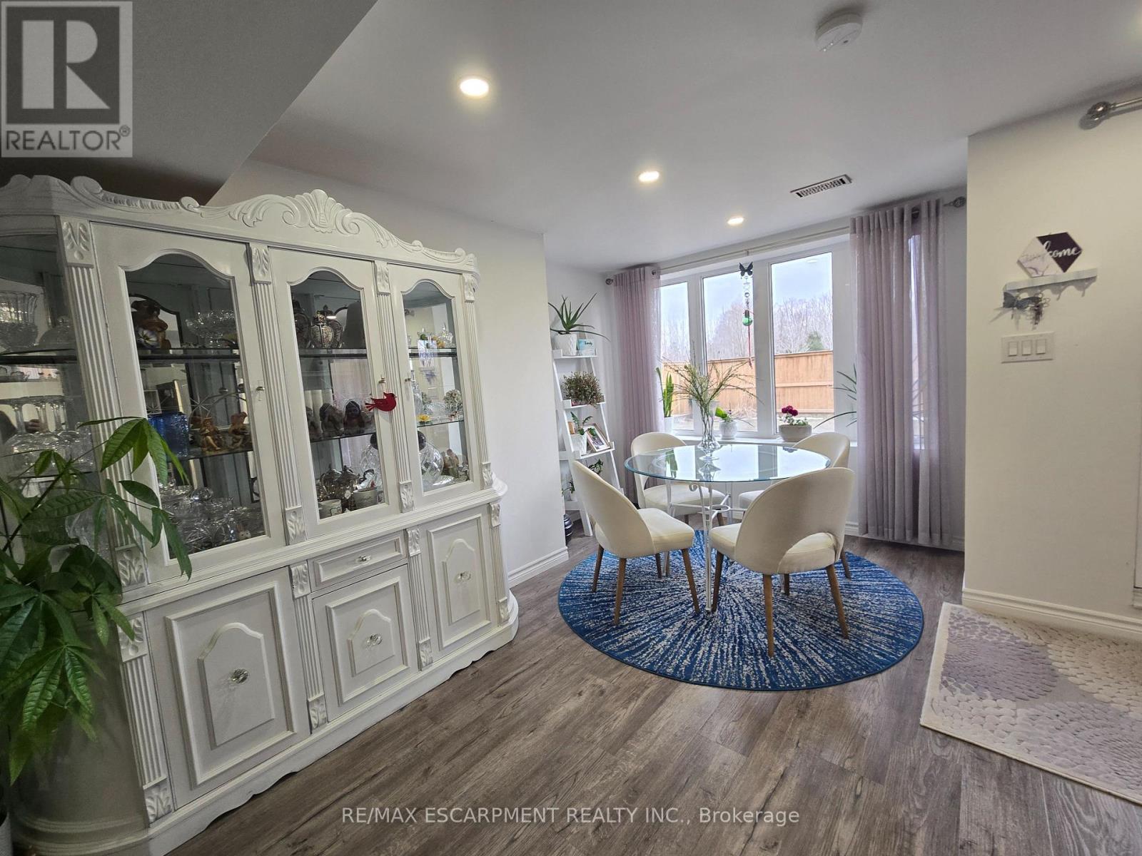 175 Gold Park Gate, Essa, Ontario  L3W 0B4 - Photo 38 - N12926948