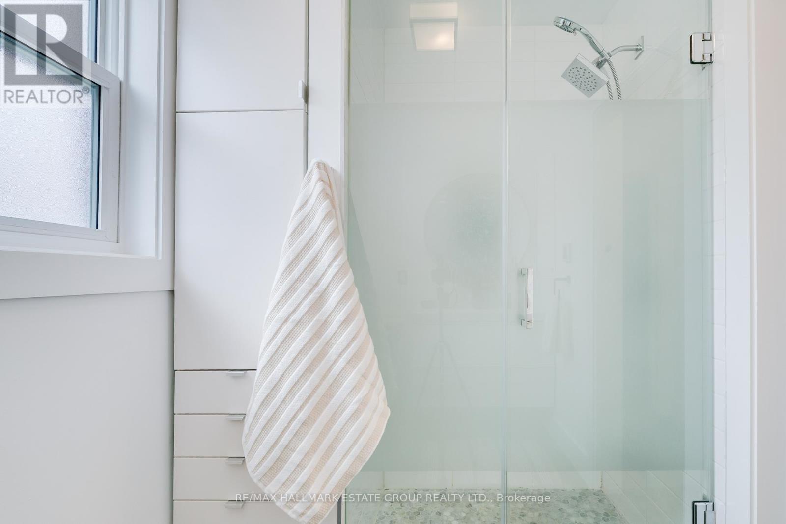 11 Austin Avenue, Toronto, Ontario  M4M 1V7 - Photo 23 - E12922872