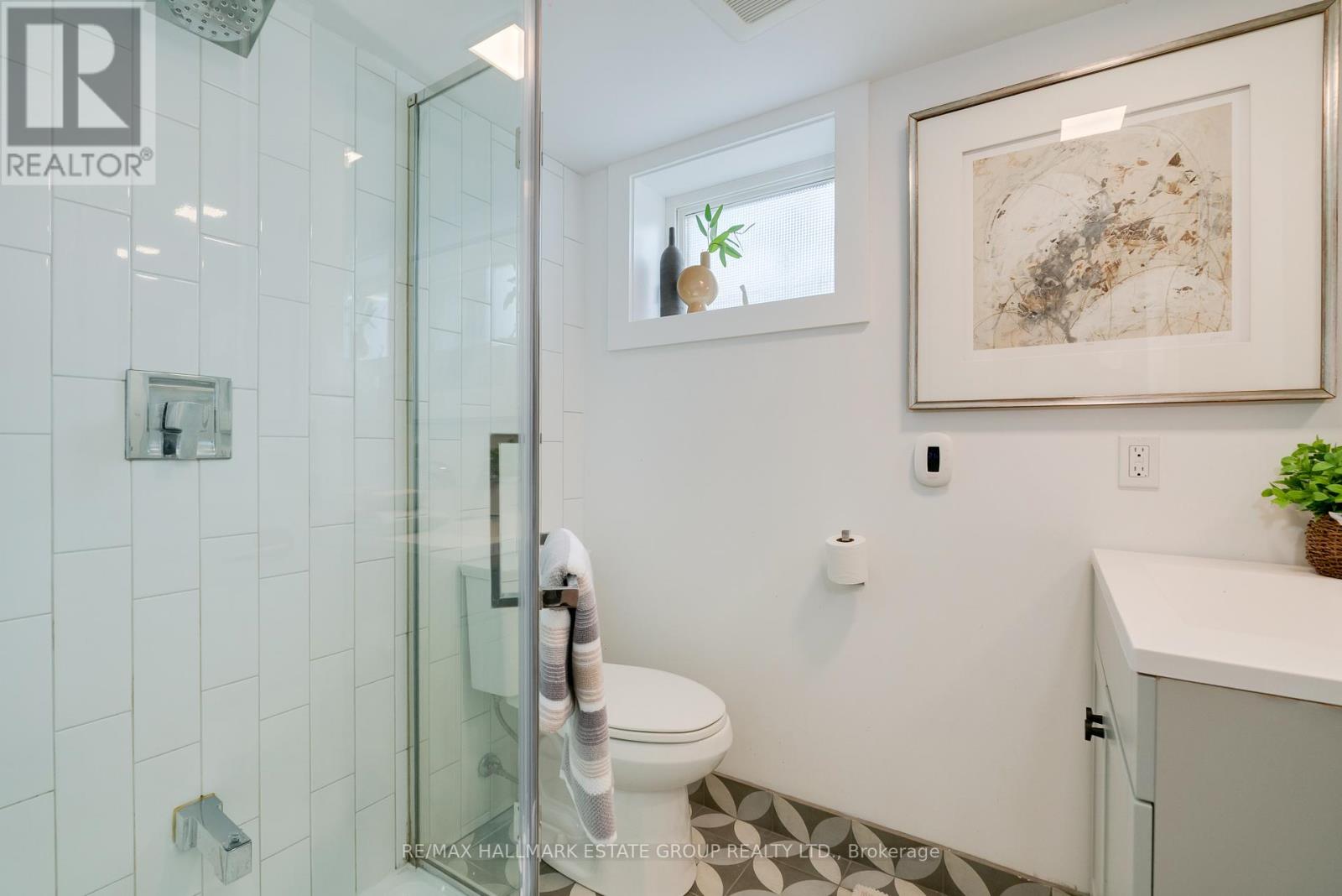 11 Austin Avenue, Toronto, Ontario  M4M 1V7 - Photo 38 - E12922872