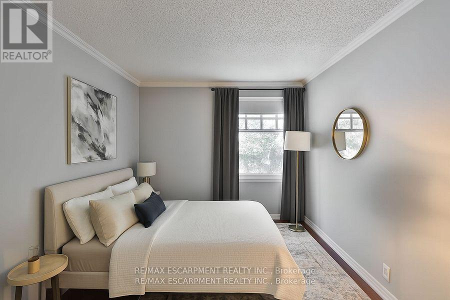 3555 Kingbird Court, Mississauga, Ontario  L5L 2P9 - Photo 25 - W12867160