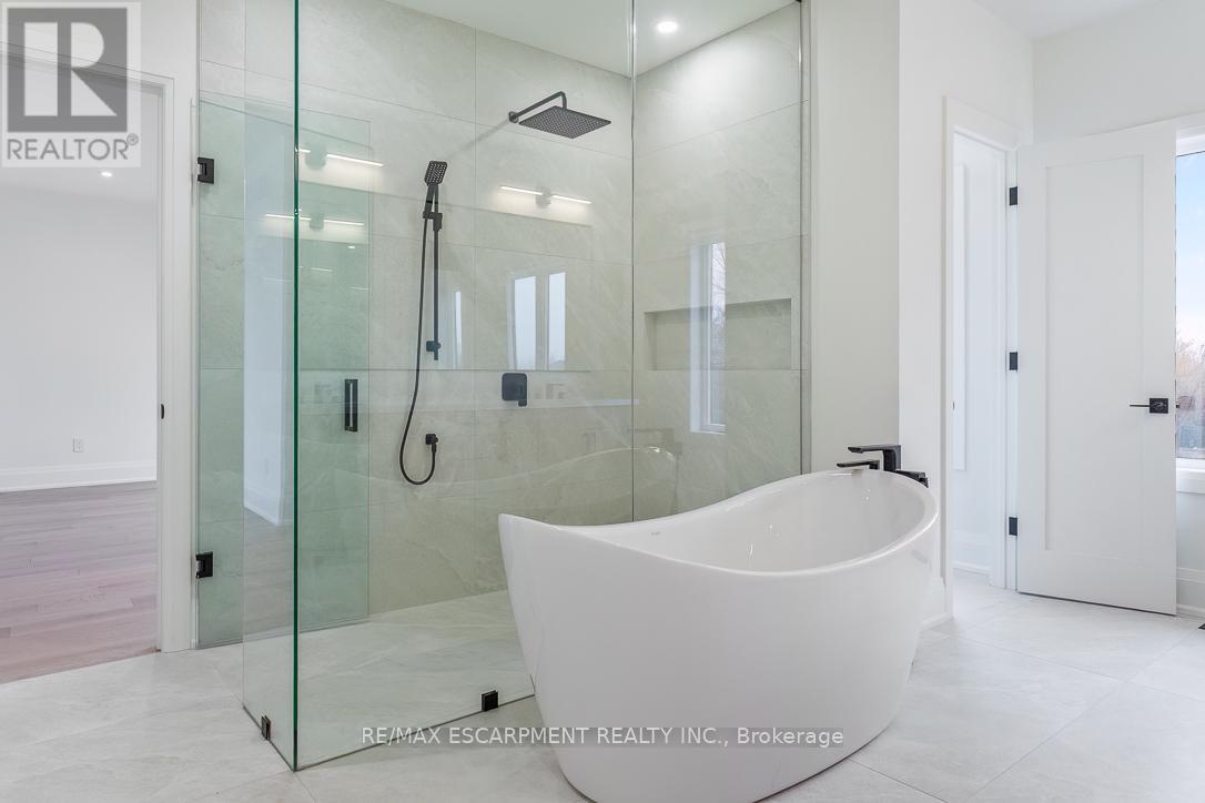 2354 Eighth Line, Oakville, Ontario  L6H 7E6 - Photo 28 - W12905772