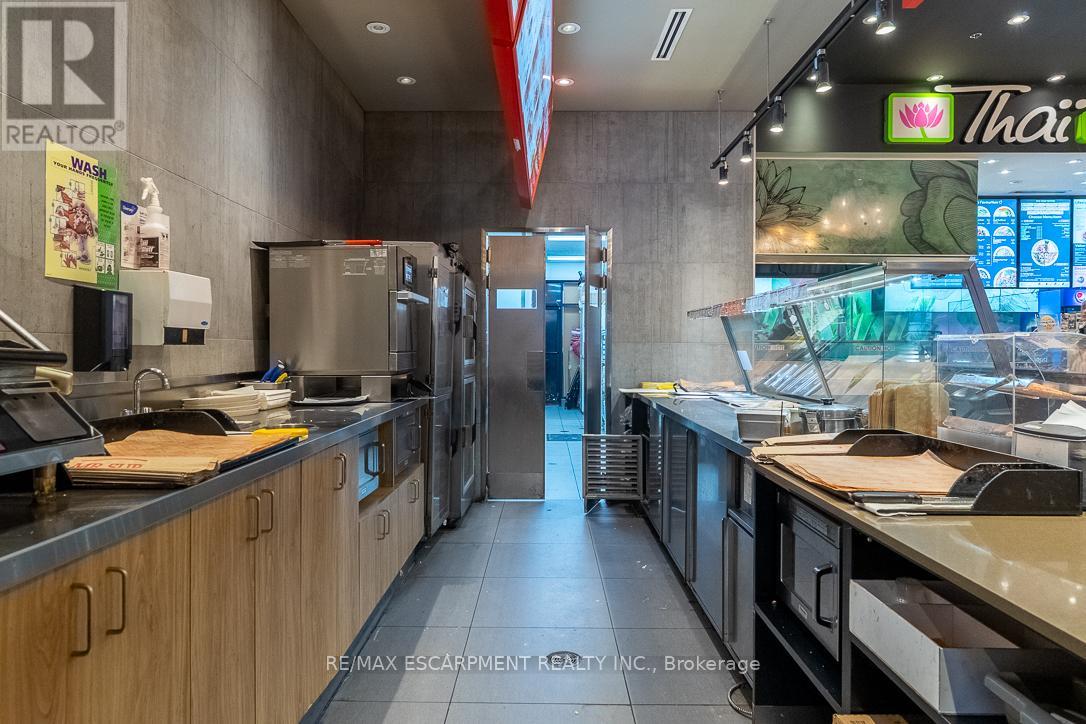 3 - 300 Fourth Avenue, St. Catharines, Ontario  L2S 0E6 - Photo 8 - X12653346