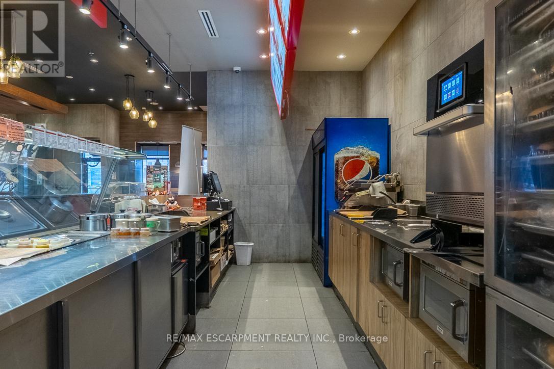 3 - 300 Fourth Avenue, St. Catharines, Ontario  L2S 0E6 - Photo 7 - X12653346