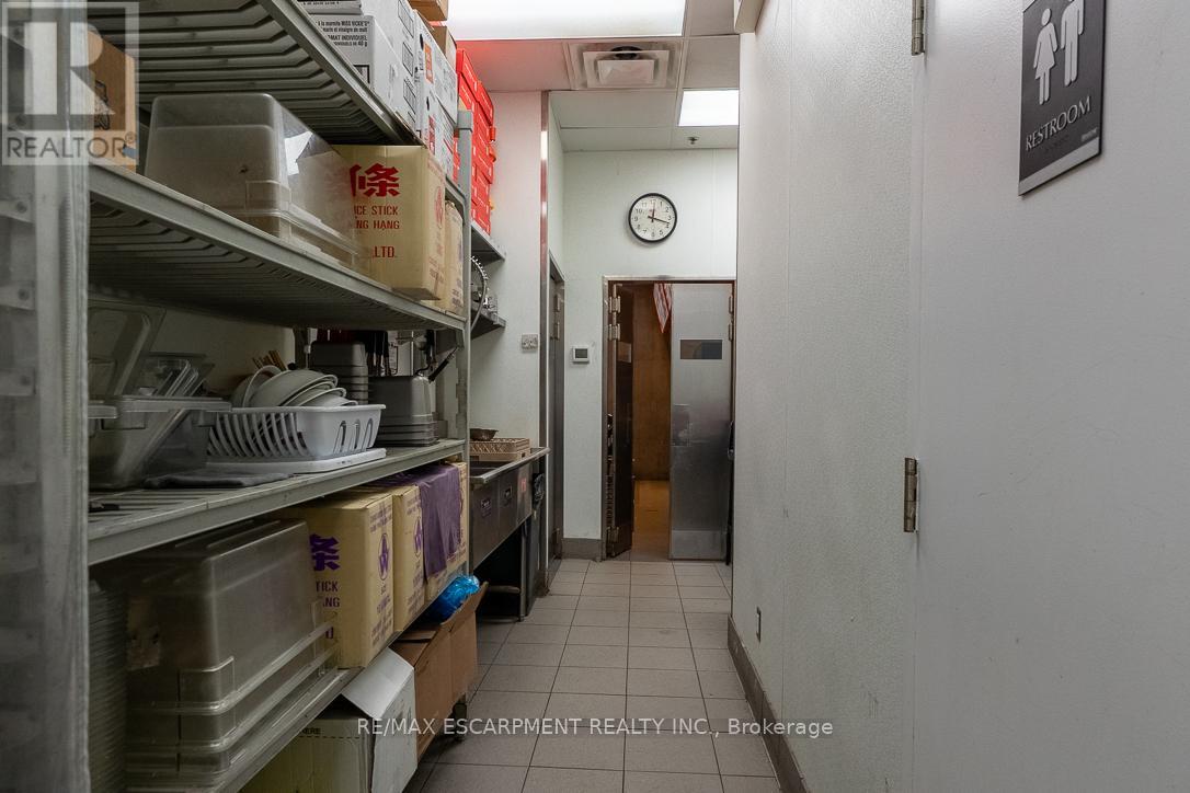 3 - 300 Fourth Avenue, St. Catharines, Ontario  L2S 0E6 - Photo 11 - X12653346