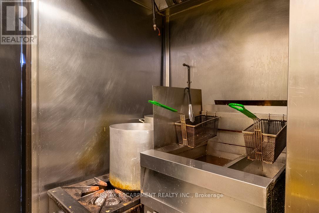 3 - 300 Fourth Avenue, St. Catharines, Ontario  L2S 0E6 - Photo 22 - X12653346