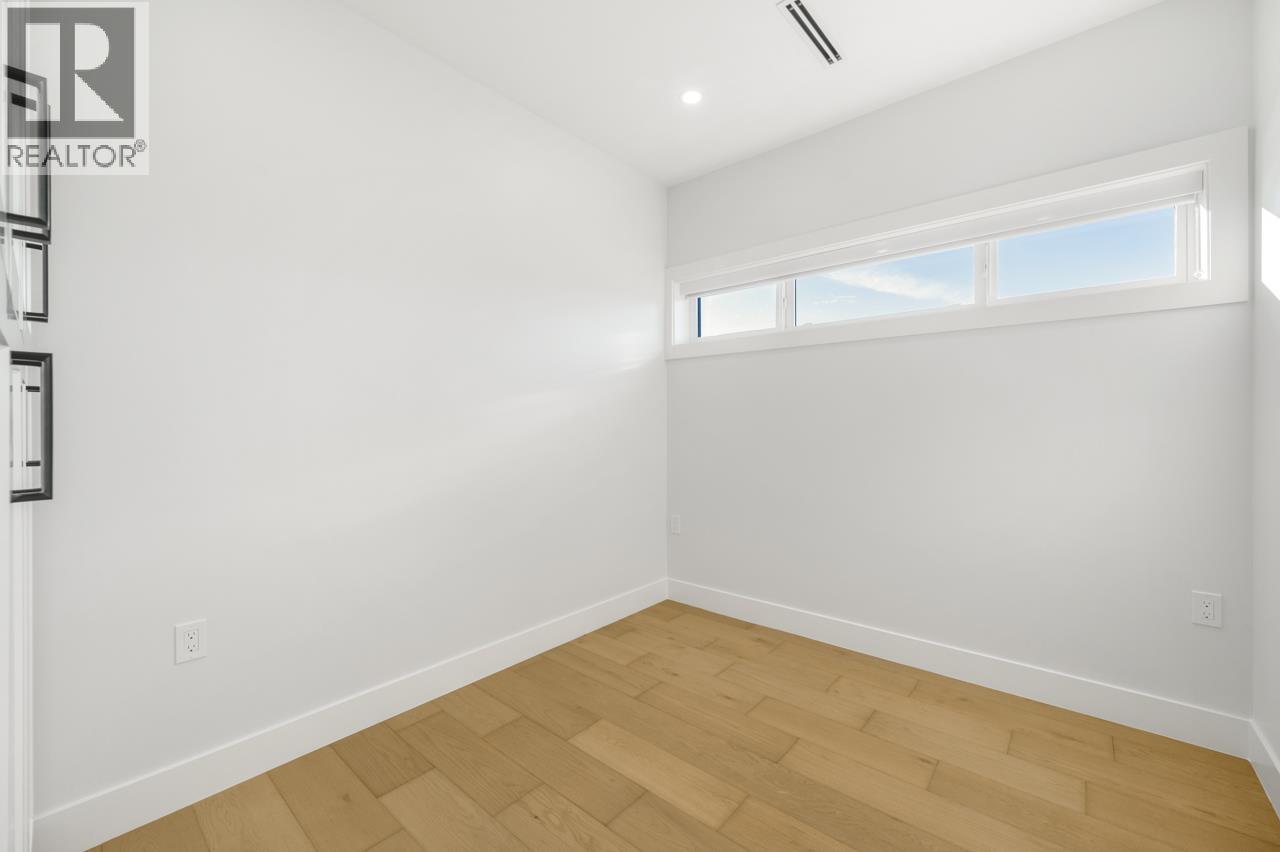 1330 E 64th Avenue, Vancouver, British Columbia V5X 2P1 - Photo 10 - R3086733