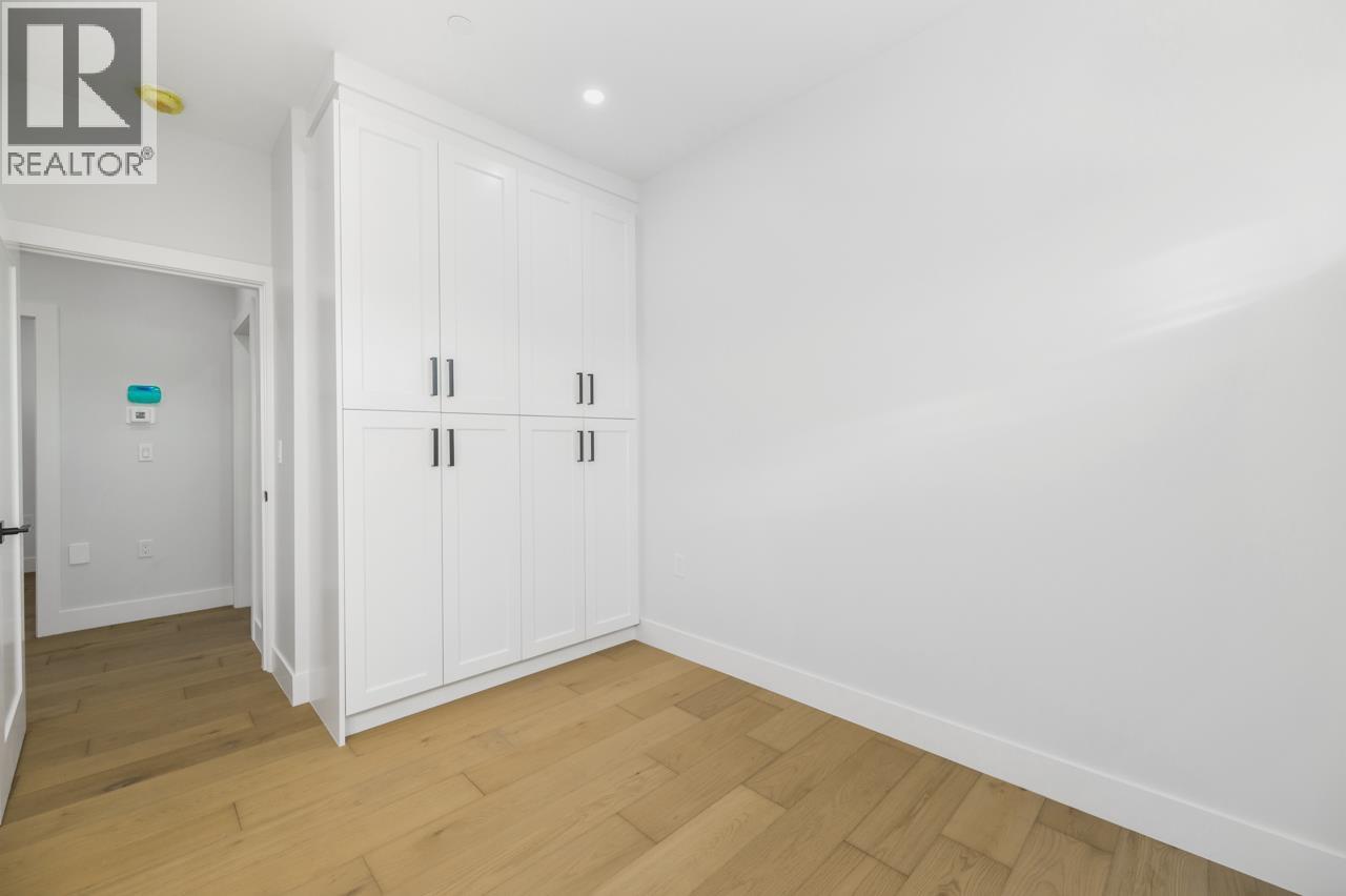 1330 E 64th Avenue, Vancouver, British Columbia V5X 2P1 - Photo 11 - R3086733