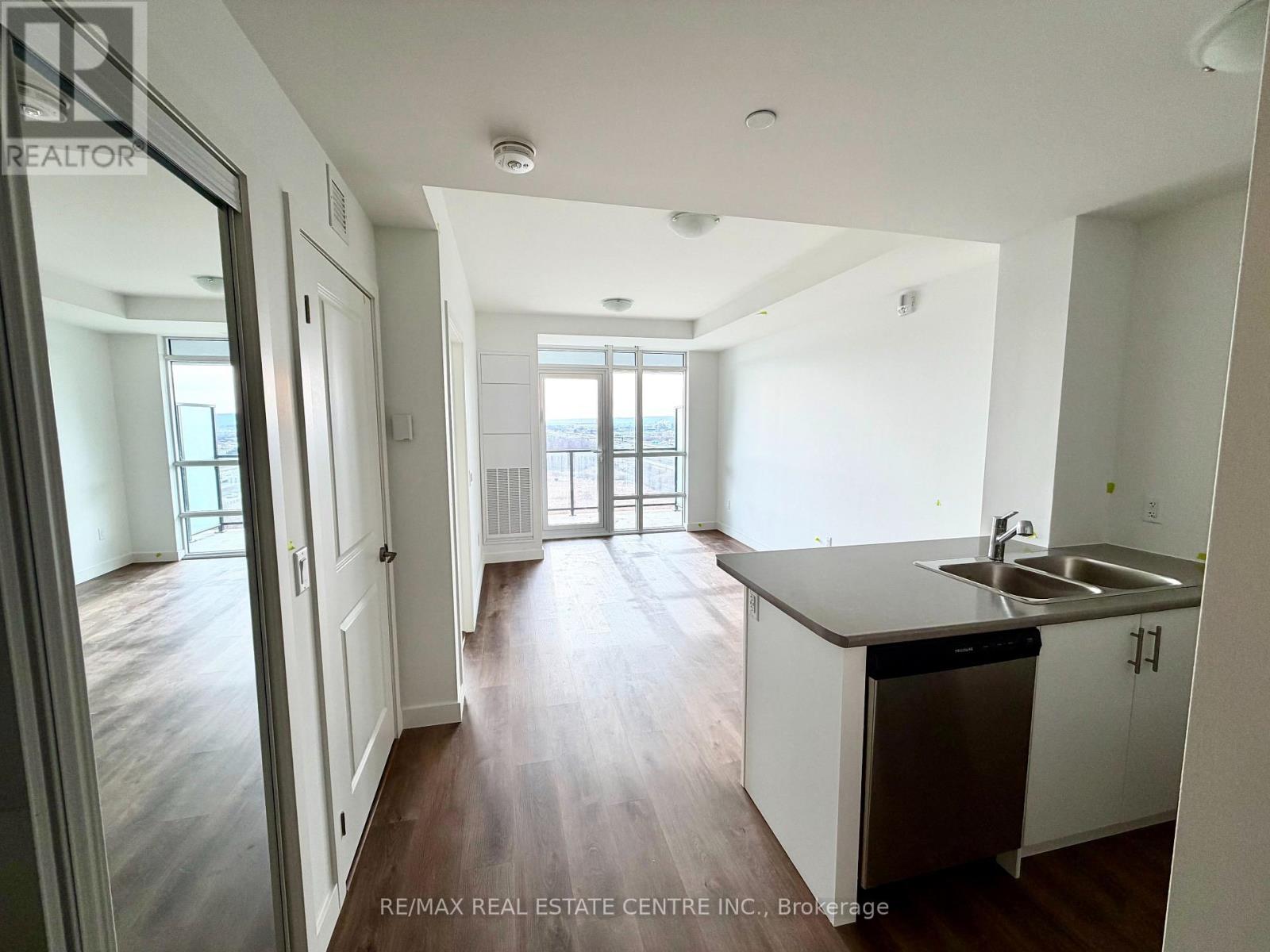 909 - 461 Green Road, Hamilton, Ontario  L8E 0L5 - Photo 7 - X12926906