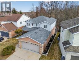 6 ARDWOOD Place, Kitchener, Ontario