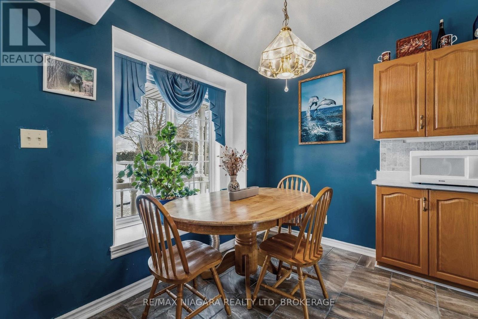 4445 Lincoln Avenue, Lincoln, Ontario  L0R 1B3 - Photo 5 - X12763948