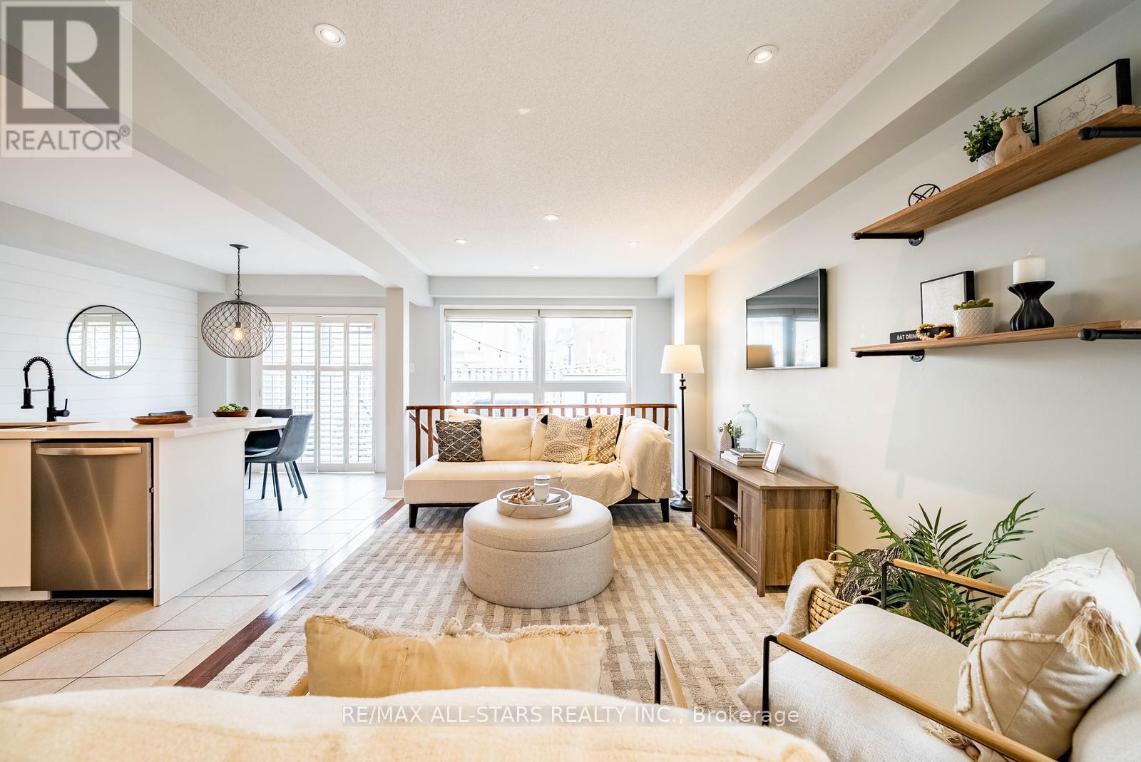 188 Reeves Way Boulevard, Whitchurch-Stouffville, Ontario  L4A 0H6 - Photo 13 - N12926966