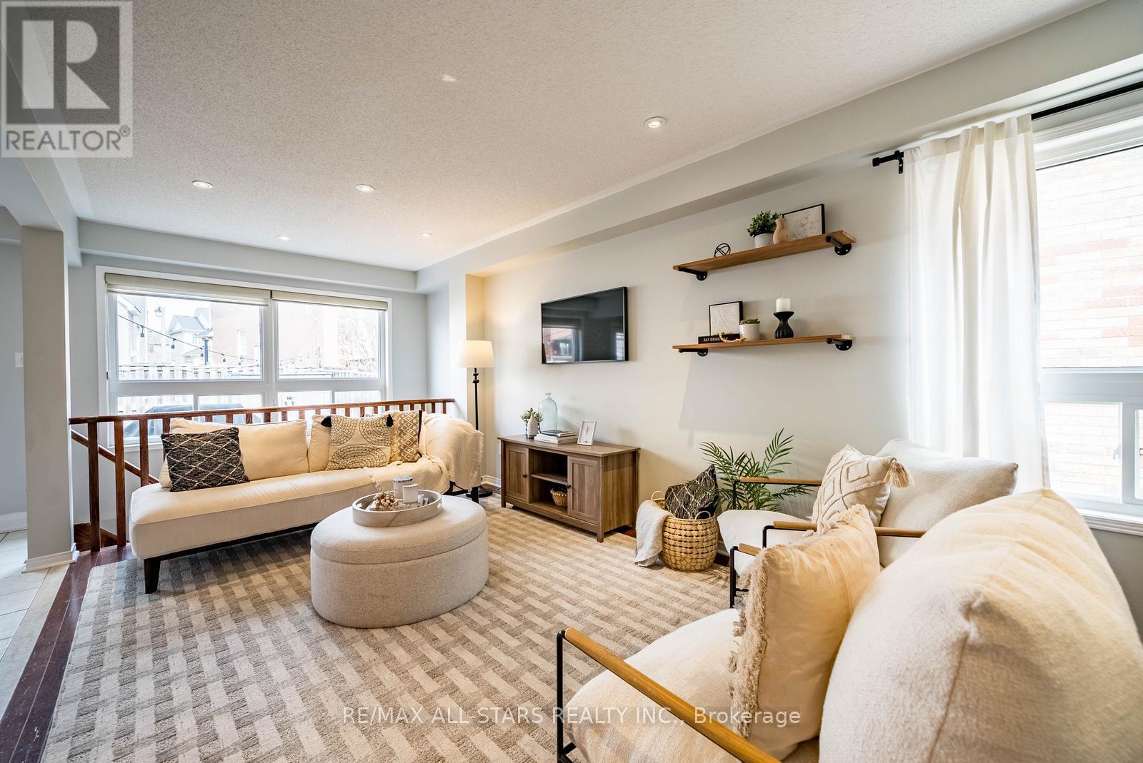 188 Reeves Way Boulevard, Whitchurch-Stouffville, Ontario  L4A 0H6 - Photo 14 - N12926966