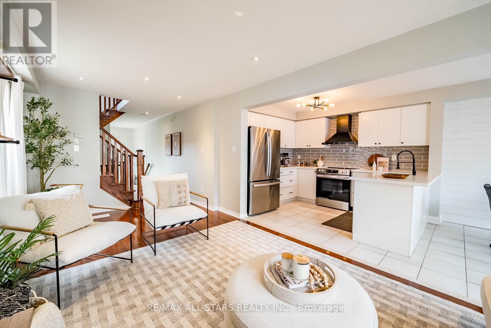 188 Reeves Way Boulevard, Whitchurch-Stouffville, Ontario  L4A 0H6 - Photo 17 - N12926966