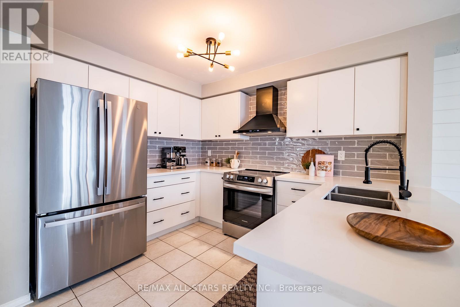 188 Reeves Way Boulevard, Whitchurch-Stouffville, Ontario  L4A 0H6 - Photo 20 - N12926966