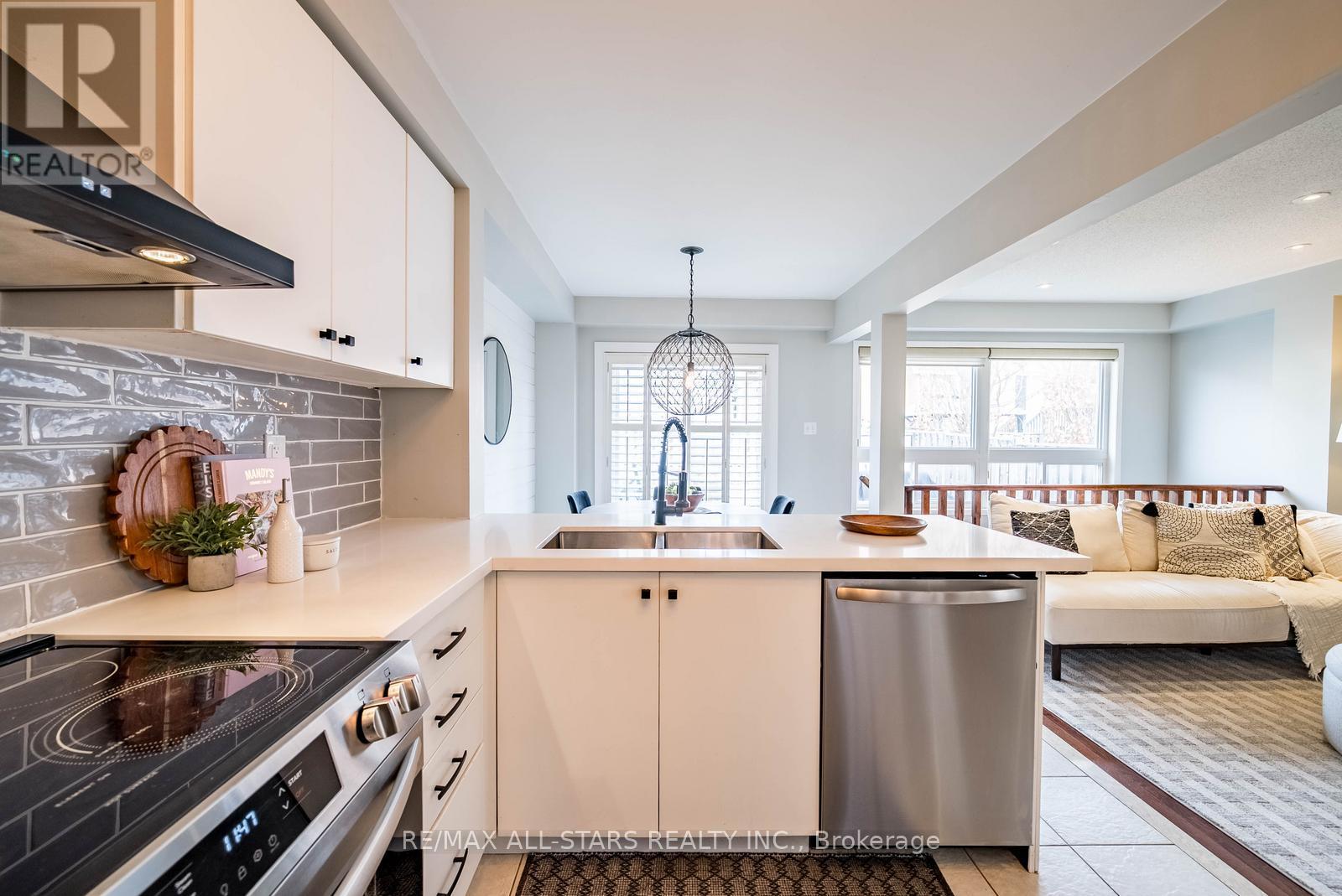 188 Reeves Way Boulevard, Whitchurch-Stouffville, Ontario  L4A 0H6 - Photo 21 - N12926966