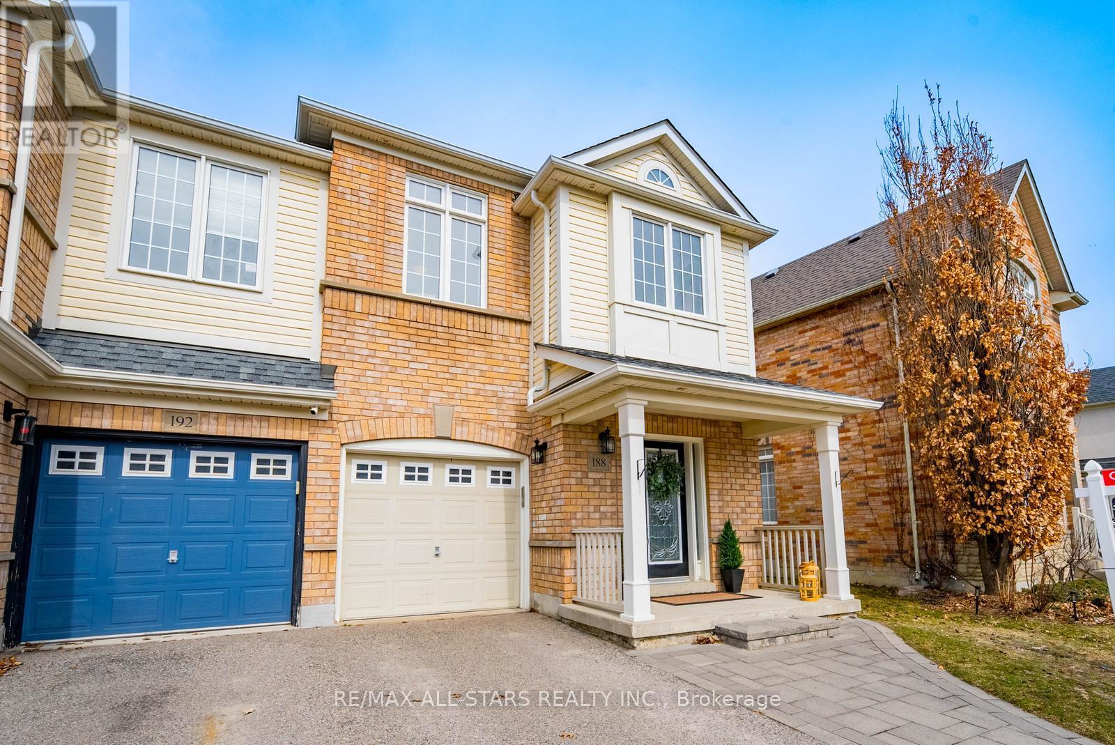 188 Reeves Way Boulevard, Whitchurch-Stouffville, Ontario  L4A 0H6 - Photo 4 - N12926966