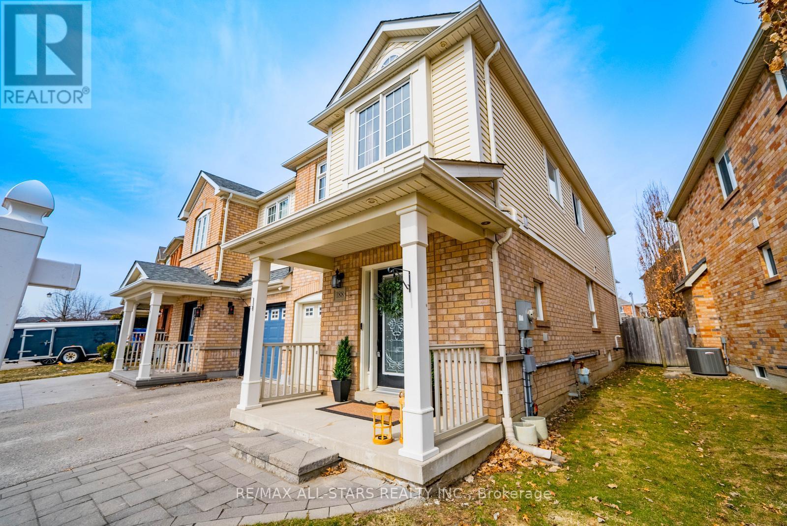 188 Reeves Way Boulevard, Whitchurch-Stouffville, Ontario  L4A 0H6 - Photo 5 - N12926966