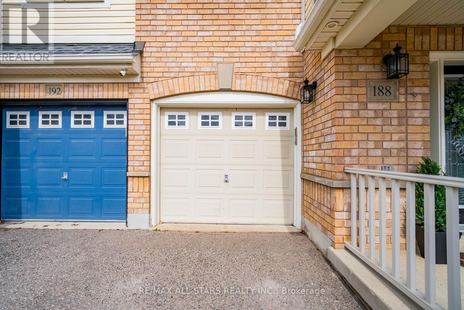 188 Reeves Way Boulevard, Whitchurch-Stouffville, Ontario  L4A 0H6 - Photo 9 - N12926966