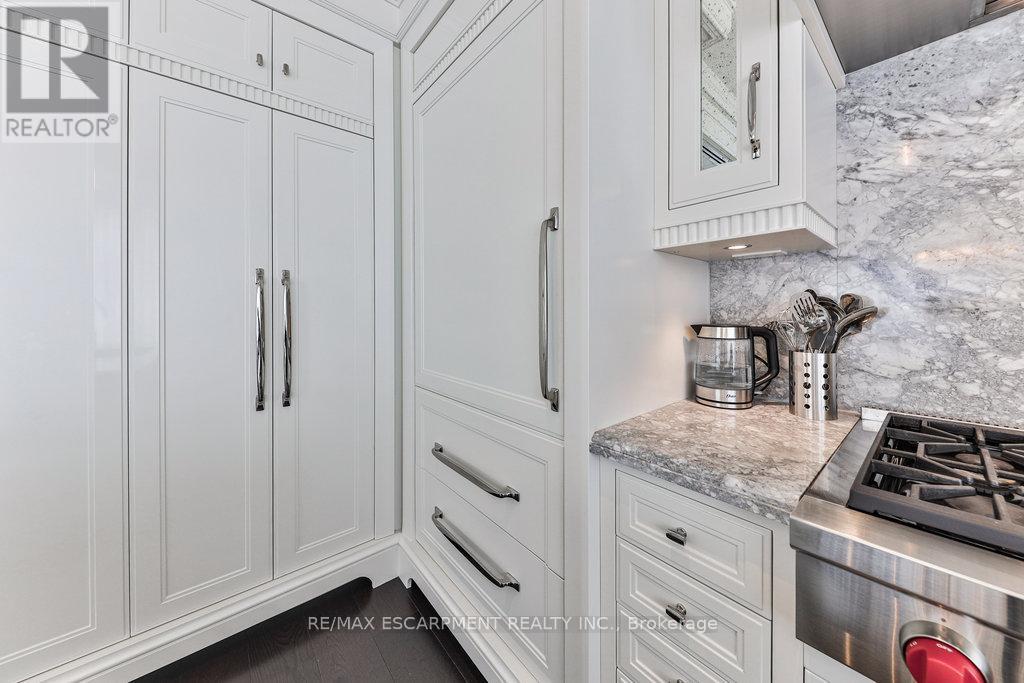 212 - 300 Randall Street, Oakville, Ontario  L6J 1R1 - Photo 43 - W12751438