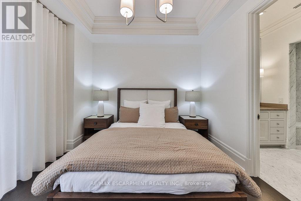 212 - 300 Randall Street, Oakville, Ontario  L6J 3G4 - Photo 15 - W12773050