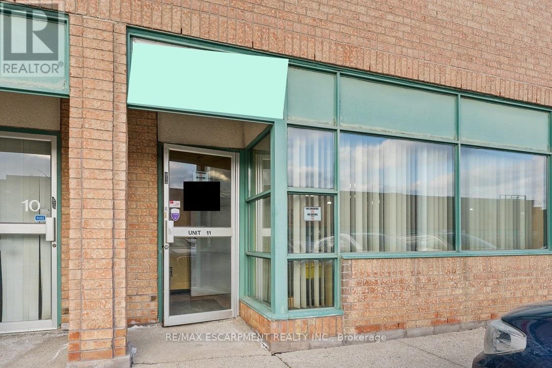 11 - 2430 Lucknow Drive, Mississauga, Ontario  L5S 1V3 - Photo 2 - W12912386