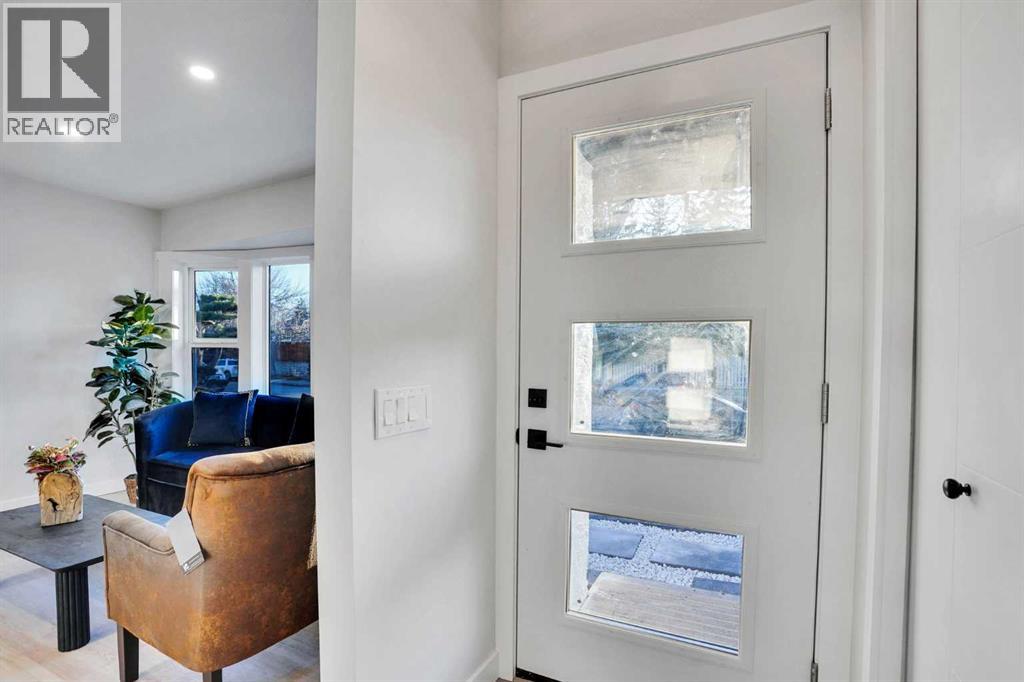 12112 Canfield Road Sw, Calgary, Alberta  T2W 1V2 - Photo 3 - A2295382