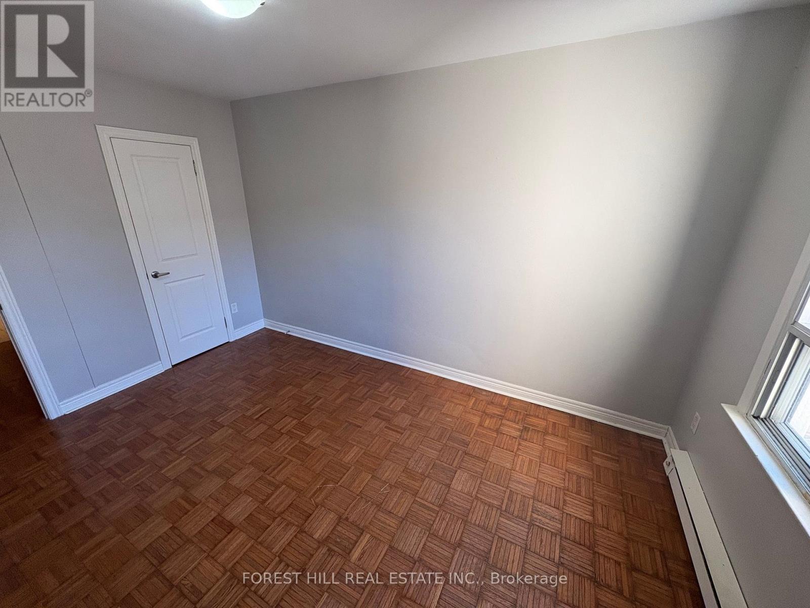 2 - 341 LAKESHORE ROAD E Oakville (OO Old Oakville), ON L6J 1J4