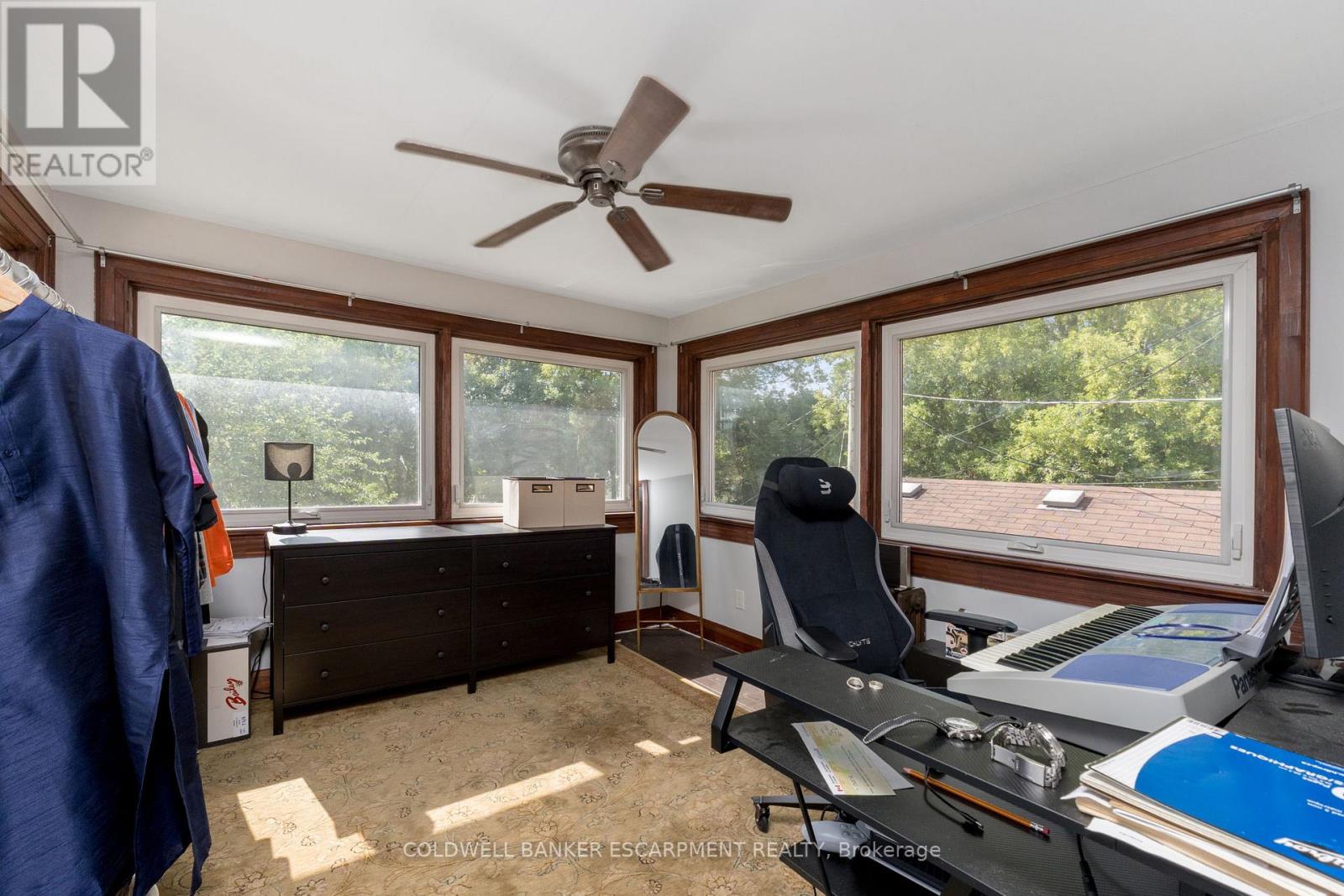 A - 20 Mill Street E, Halton Hills, Ontario L7J 1G9 - Photo 14 - W12926970