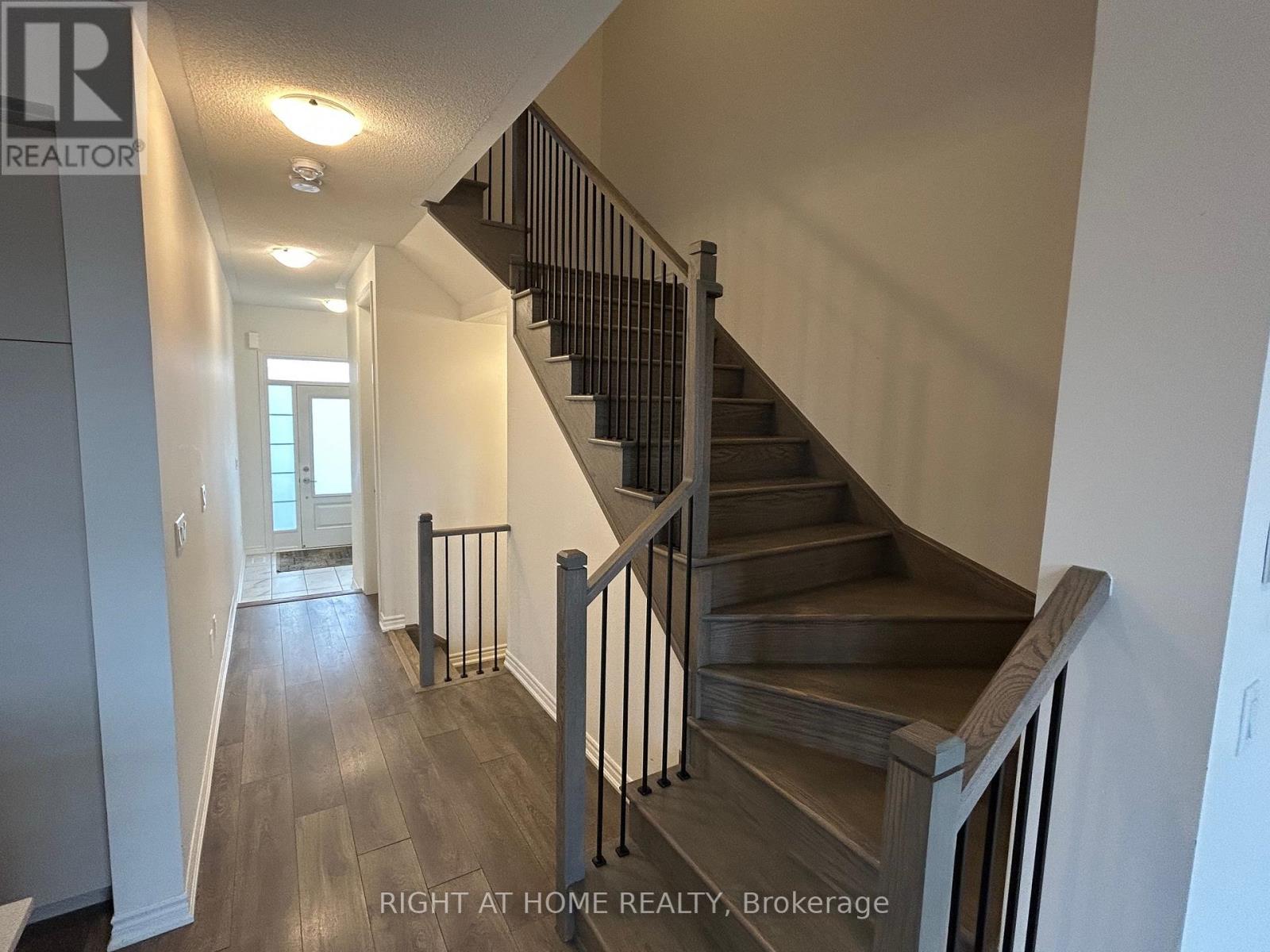 59 Greer Street, Barrie, Ontario  L9J 0R5 - Photo 9 - S12921836