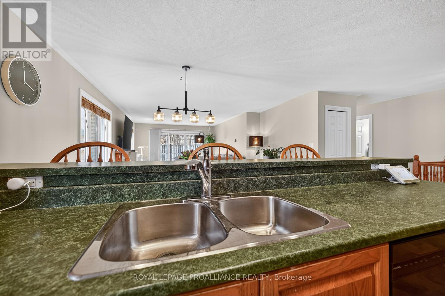 1002 Montrose Street, Brockville, Ontario  K6V 7E9 - Photo 14 - X12927002