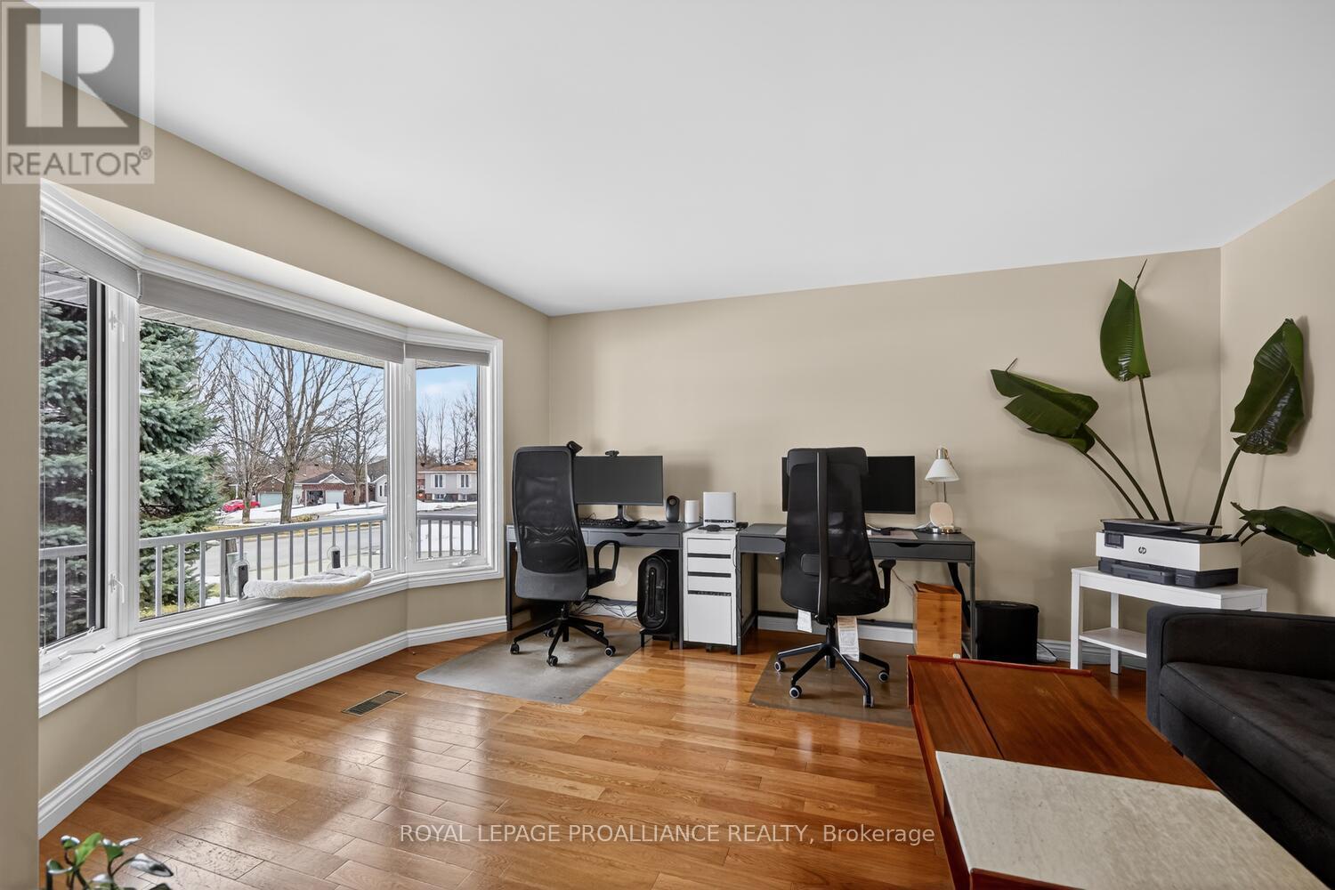 1002 Montrose Street, Brockville, Ontario  K6V 7E9 - Photo 4 - X12927002