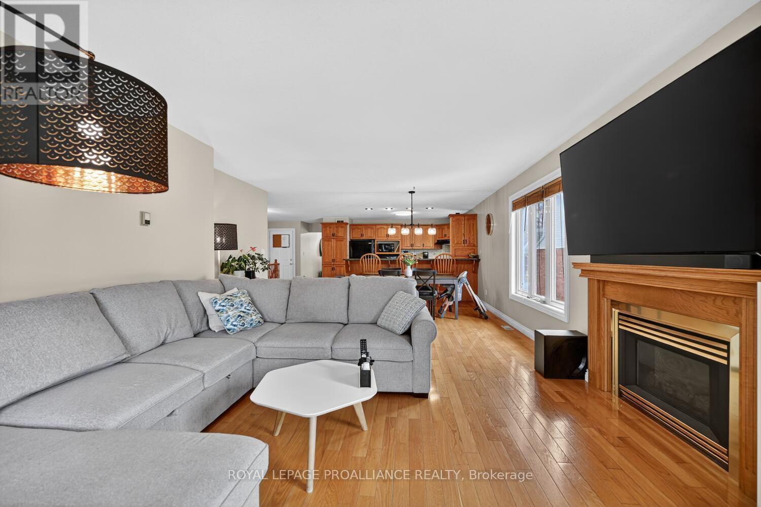 1002 Montrose Street, Brockville, Ontario  K6V 7E9 - Photo 9 - X12927002