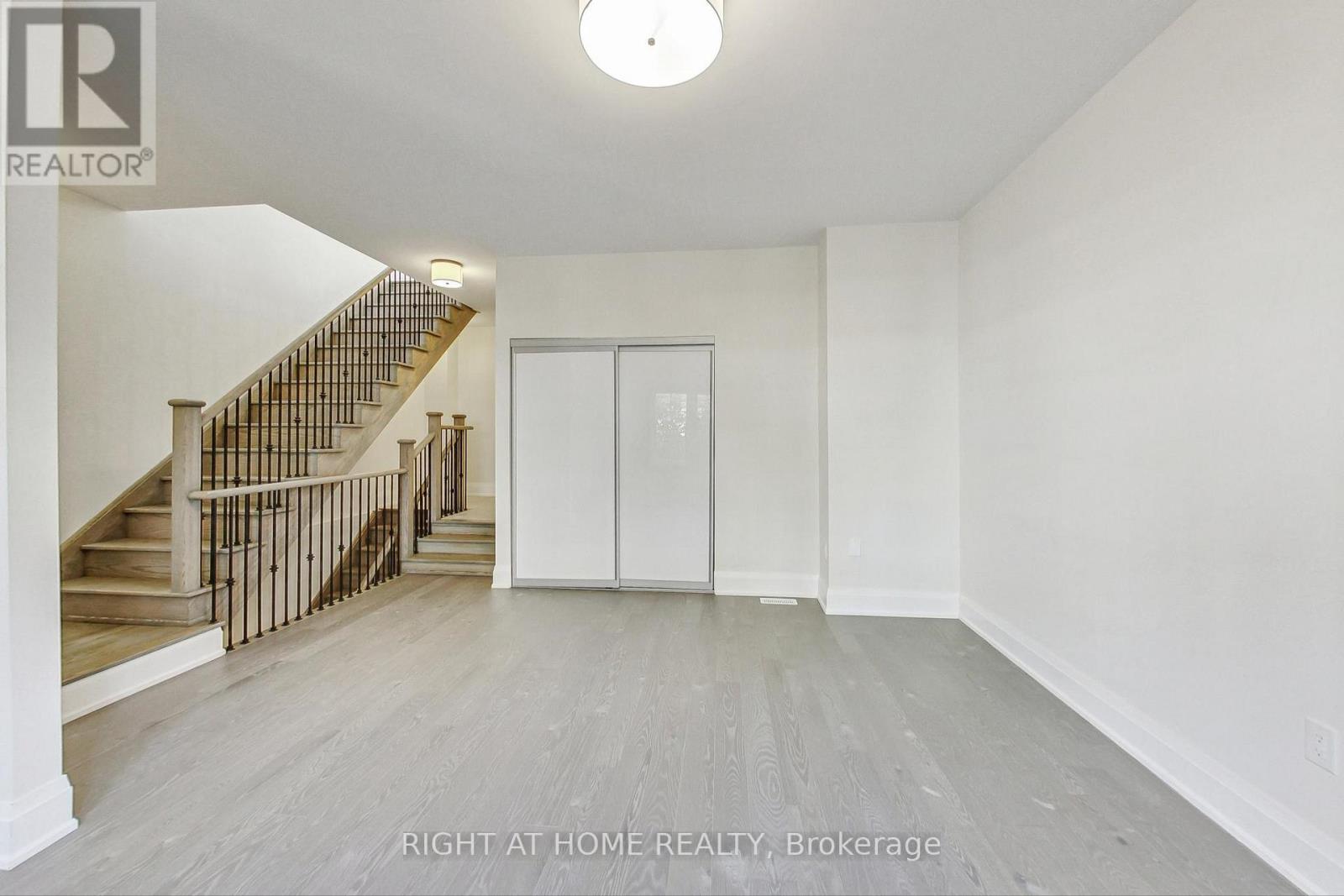 Th7 - 390 Highway 7 E, Richmond Hill, Ontario  L4B 0G5 - Photo 5 - N12762044