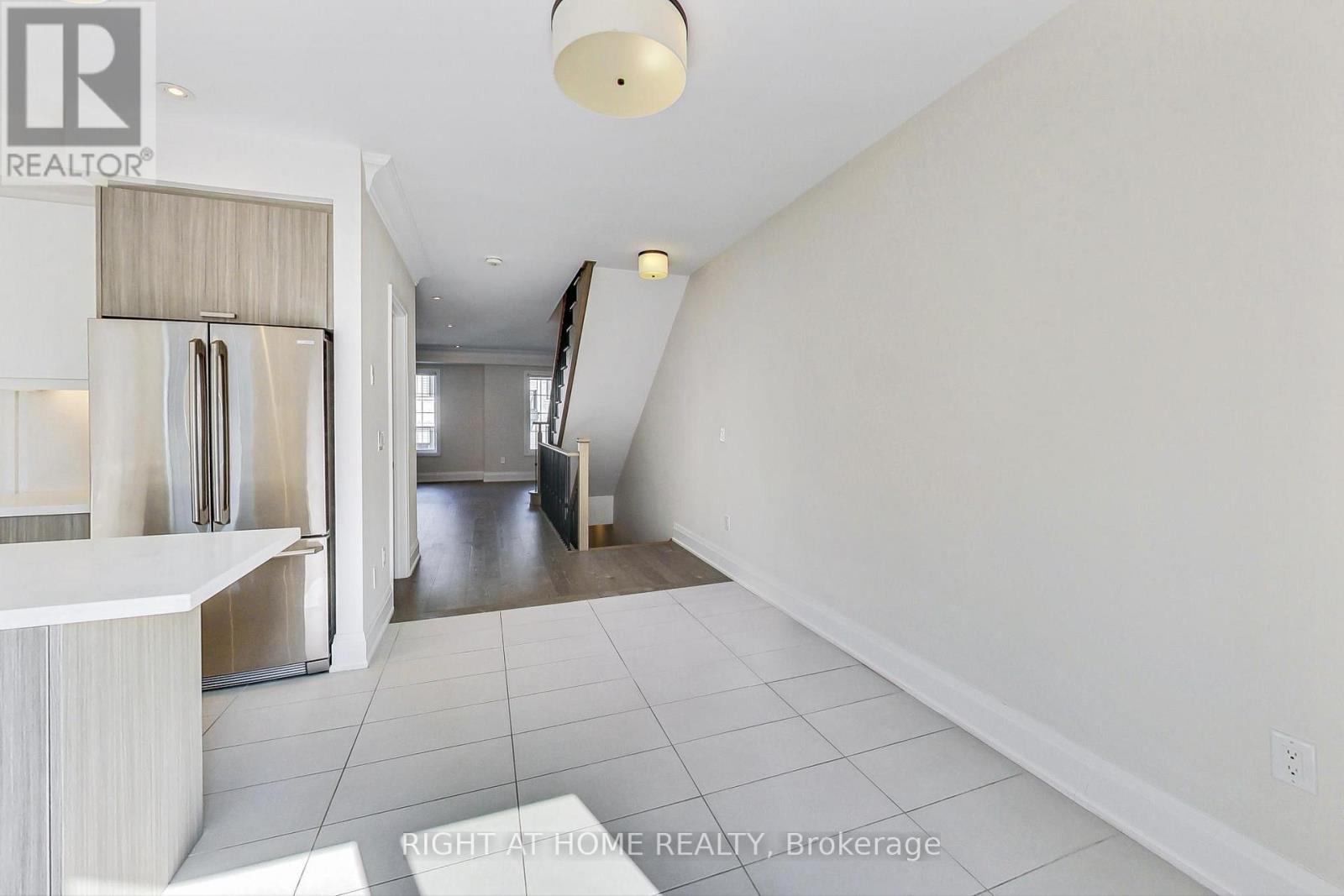 Th7 - 390 Highway 7 E, Richmond Hill, Ontario  L4B 0G5 - Photo 9 - N12762044