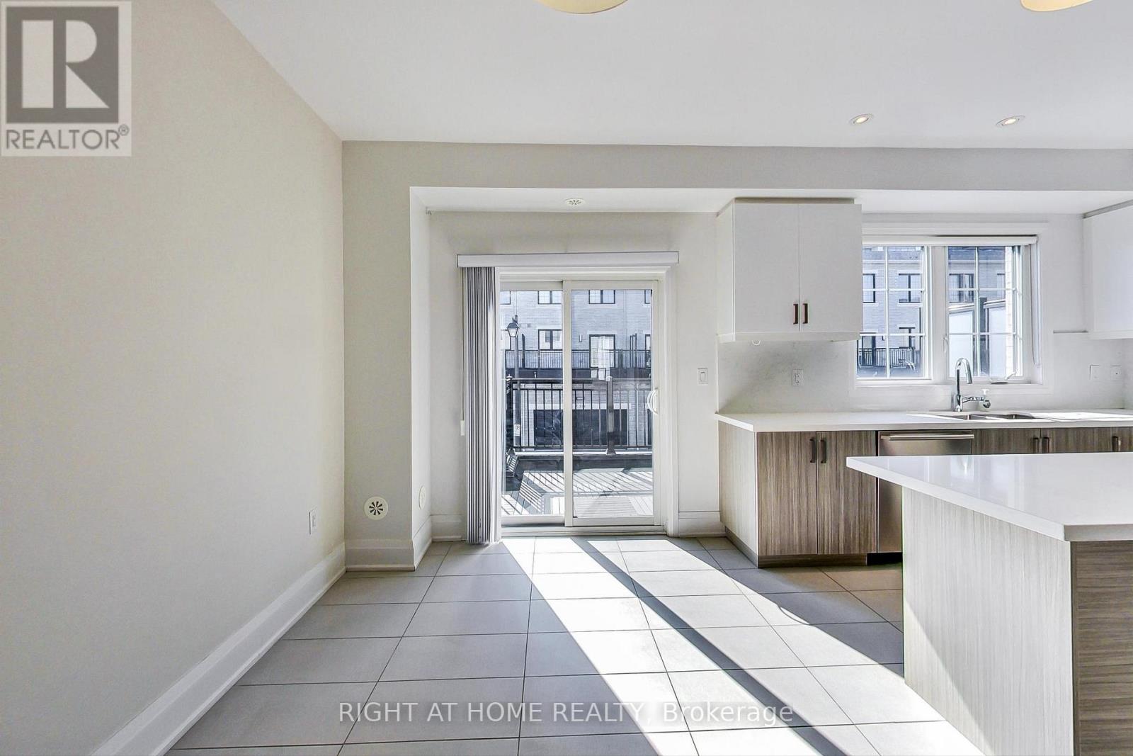 Th7 - 390 Highway 7 E, Richmond Hill, Ontario  L4B 0G5 - Photo 8 - N12762044