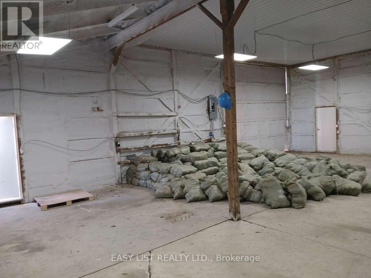 4792 Langbank Line, Dawn-Euphemia, Ontario  N0P 1K0 - Photo 28 - X12200592